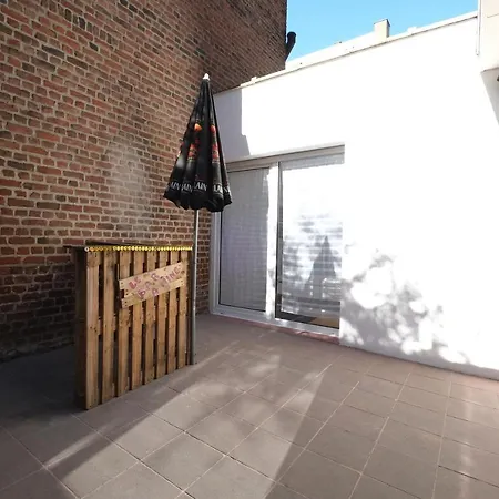 Escale De 80 M2 Avec Cour Et Parking Лилль