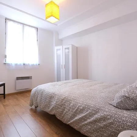 Escale De 80 M2 Avec Cour Et Parking * Lille