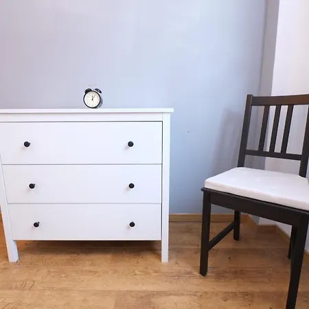 Escale De 80 M2 Avec Cour Et Parking Appartement *