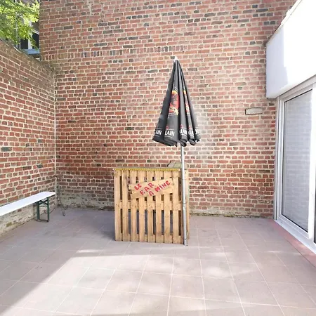 Escale De 80 M2 Avec Cour Et Parking * Lille